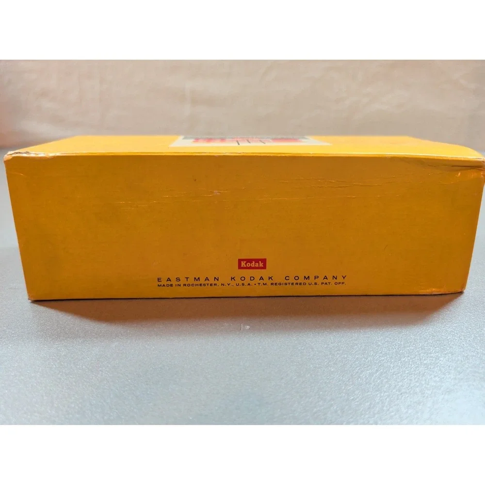 Vintage Kodak Instamatic 100 Camera Outfit w/ Original Box‎ Untested As-Is